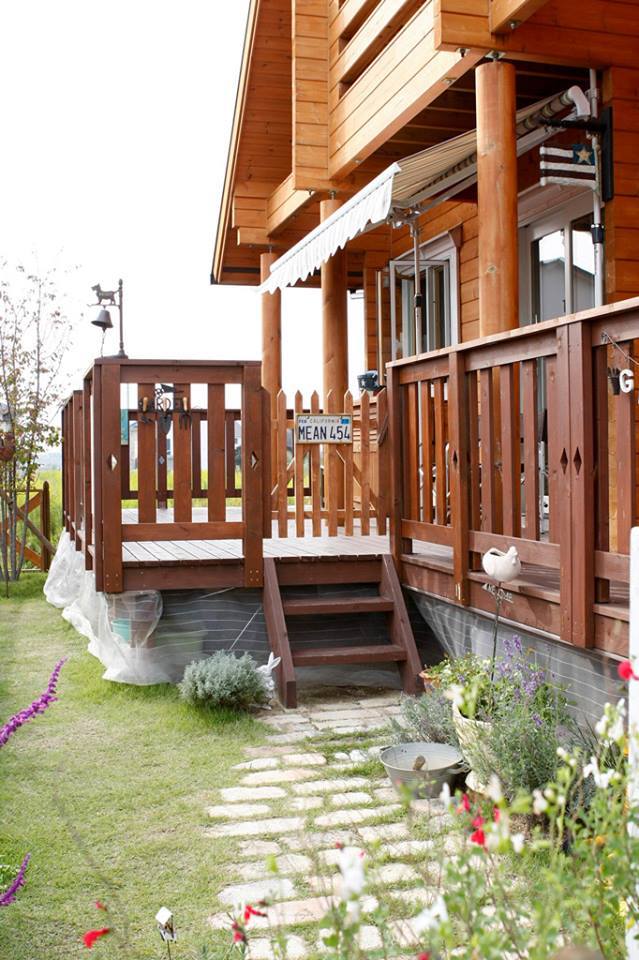 2-storey-country-log-cabin-house-6