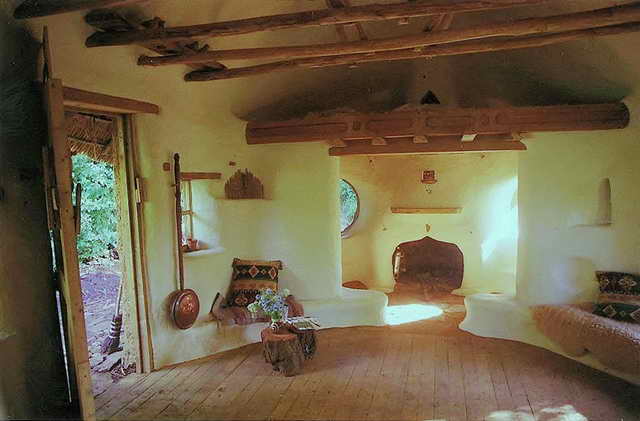 retired-teacher-builds-hobbit-home (6)