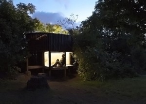 บ้านกระท่อมหลังเล็กทรงกระบอก ผสมผสานศิลปะสไตล์ญี่ปุ่น ไว้เป็นที่พักผ่อน