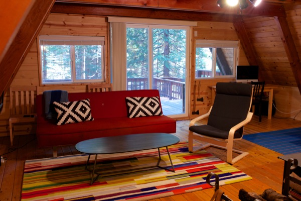 tiny-a-frame-cabin-in-the-woods-007