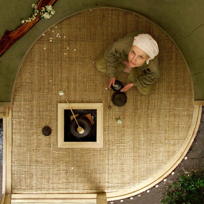 บ้านกระท่อมหลังเล็กทรงกระบอก ผสมผสานศิลปะสไตล์ญี่ปุ่น ไว้เป็นที่พักผ่อน