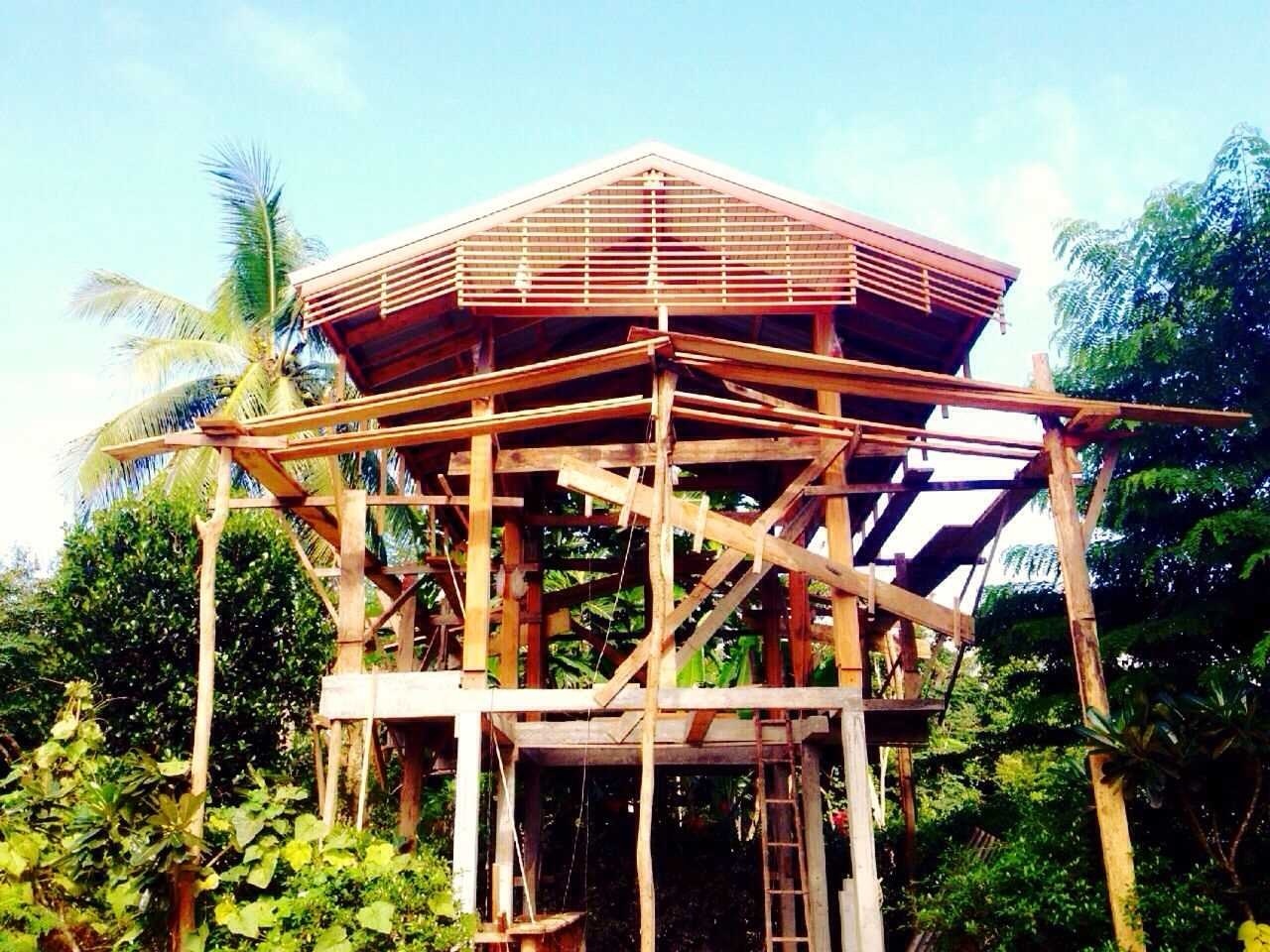 ไอเดียสุดประหยัด! บ้านไม้สร้างเอง ในงบประมาณเพียง 2 แสนบาท พอเ…